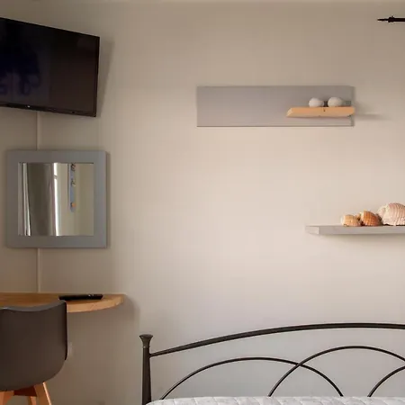 Nyaraló Nava Devine Water Front House In *