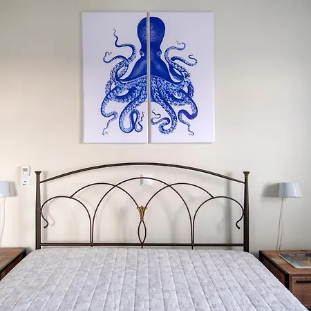 Nava Devine Water Front House In * Ambelász