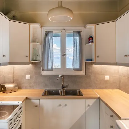 Nava Devine Water Front House In * Ambelász