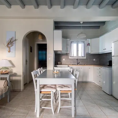 Nyaraló Nava Devine Water Front House In *