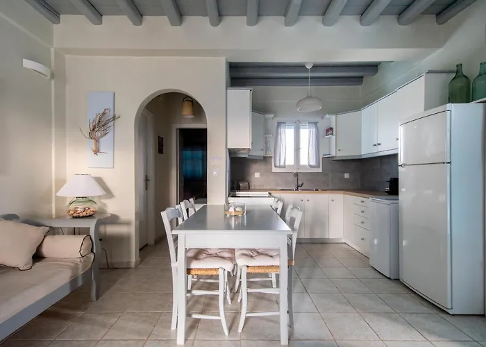 Semesterbostad Nava Devine Water Front House In *