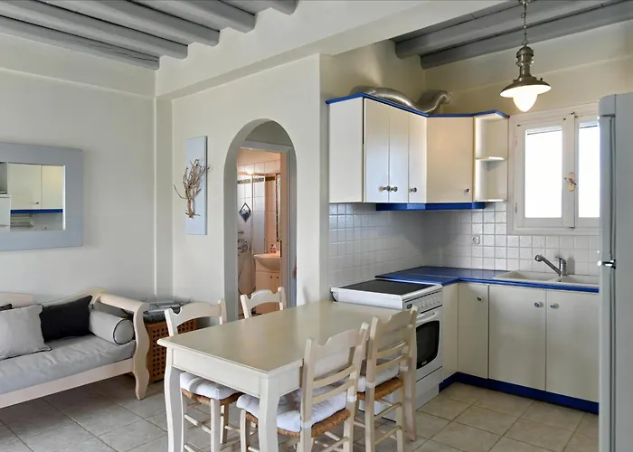 Nava Devine Water Front House In Semesterbostad *