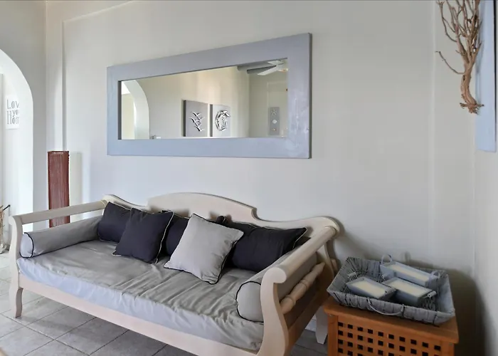 Nava Devine Water Front House In Semesterbostad Ambelas