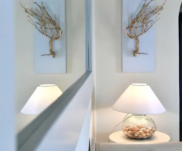 Semesterbostad Nava Devine Water Front House In *