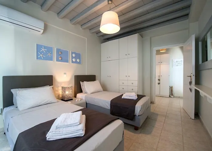 Nava Devine Water Front House In Semesterbostad *