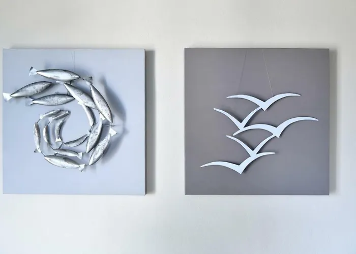 Semesterbostad Nava Devine Water Front House In